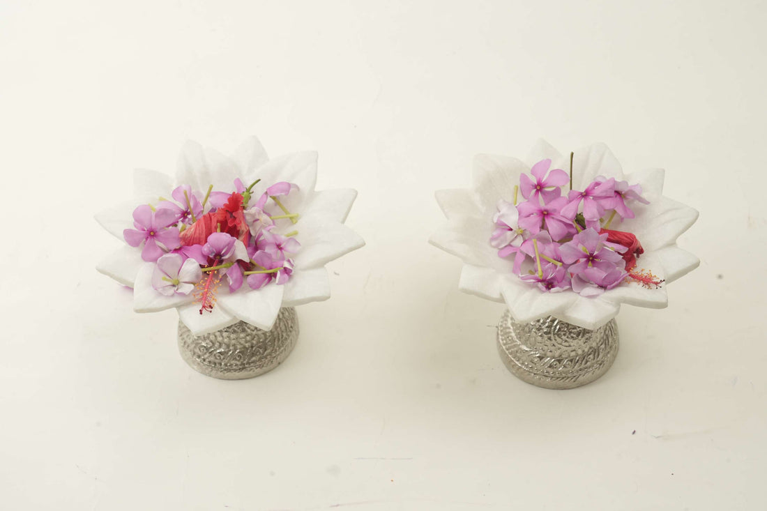 Marble Urli with metal base