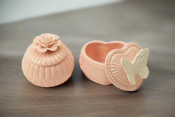 Small ceramic flower jewelry box