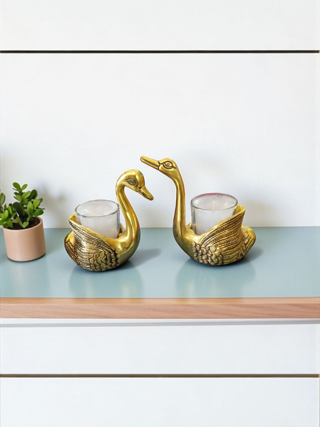 Swan Pair Candle Holder with Velvet Box – Elegant Home Décor & Gift Set