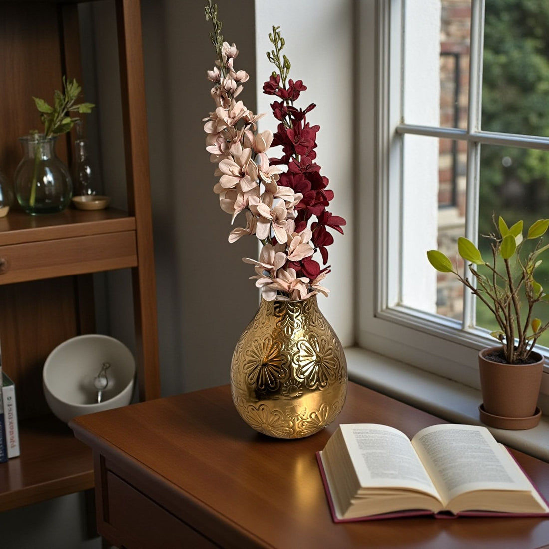 Metal Gold Flower Vase – Luxury Decorative Vase for Home, Office & Events